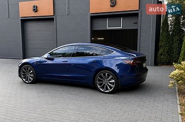 Седан Tesla Model 3 2020 в Киеве