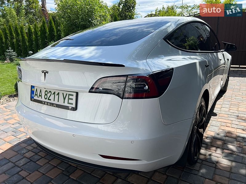 Седан Tesla Model 3 2018 в Киеве