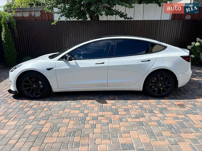 Седан Tesla Model 3 2018 в Киеве