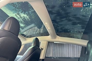 Седан Tesla Model 3 2018 в Киеве