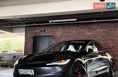Седан Tesla Model 3 2024 в Киеве