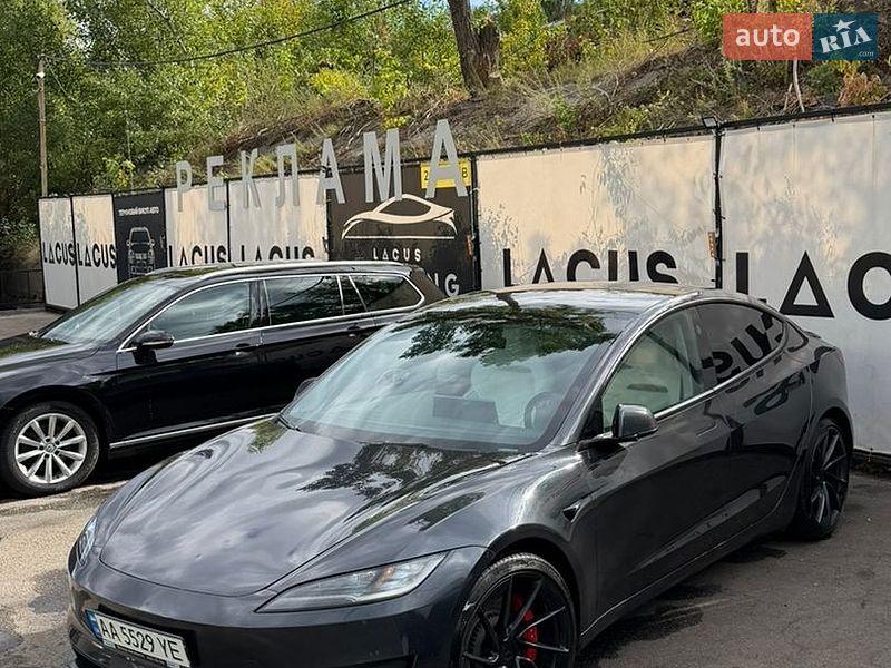 Седан Tesla Model 3 2024 в Києві