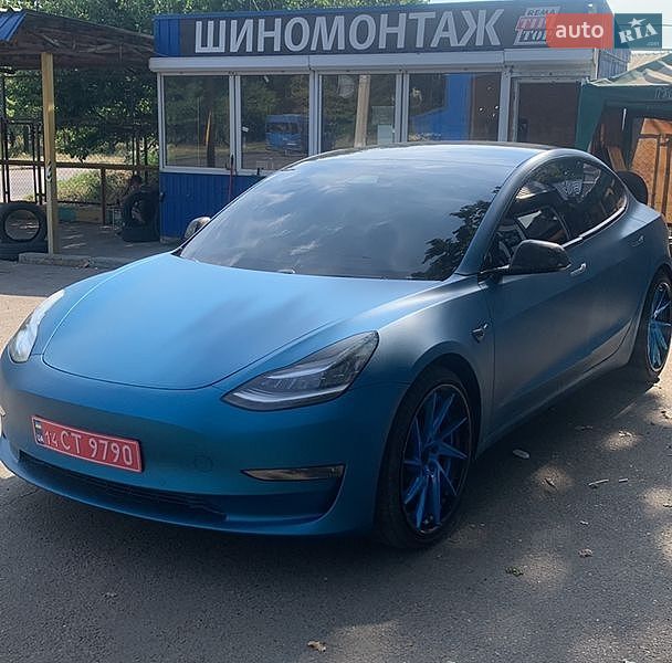 Седан Tesla Model 3 2020 в Николаеве