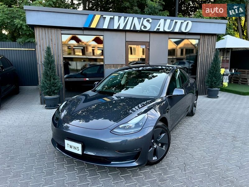 Седан Tesla Model 3 2022 в Одесі