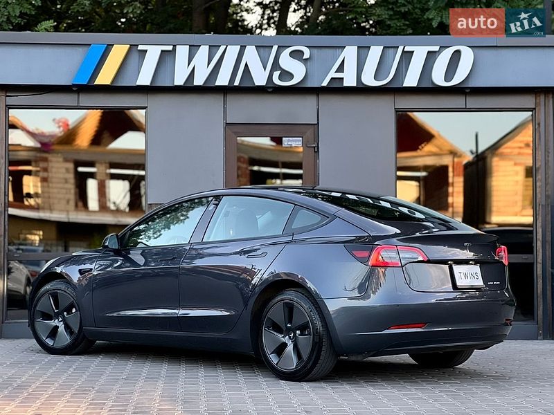 Седан Tesla Model 3 2022 в Одесі