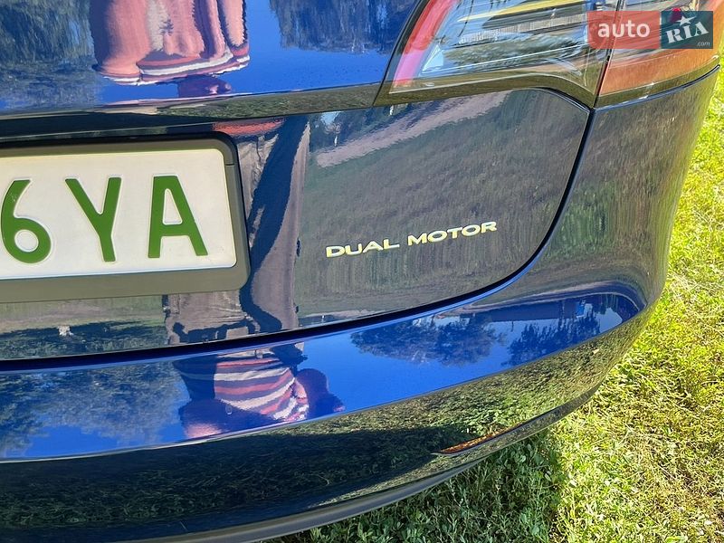 Седан Tesla Model 3 2023 в Краснокутську