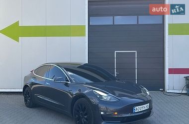 Седан Tesla Model 3 2018 в Ужгороде