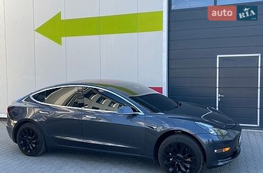 Седан Tesla Model 3 2018 в Ужгороде