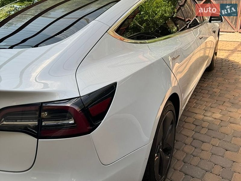 Седан Tesla Model 3 2020 в Харкові