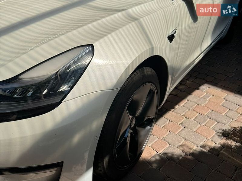 Седан Tesla Model 3 2020 в Харкові