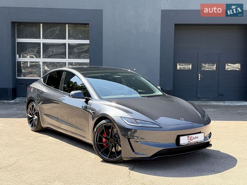 Tesla Model 3 2024