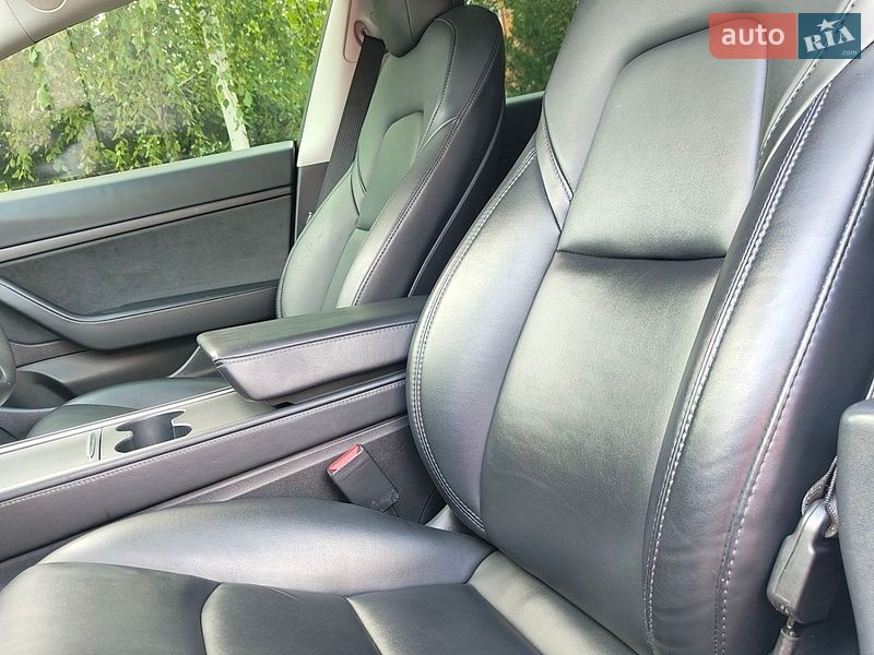 Седан Tesla Model 3 2020 в Миколаєві