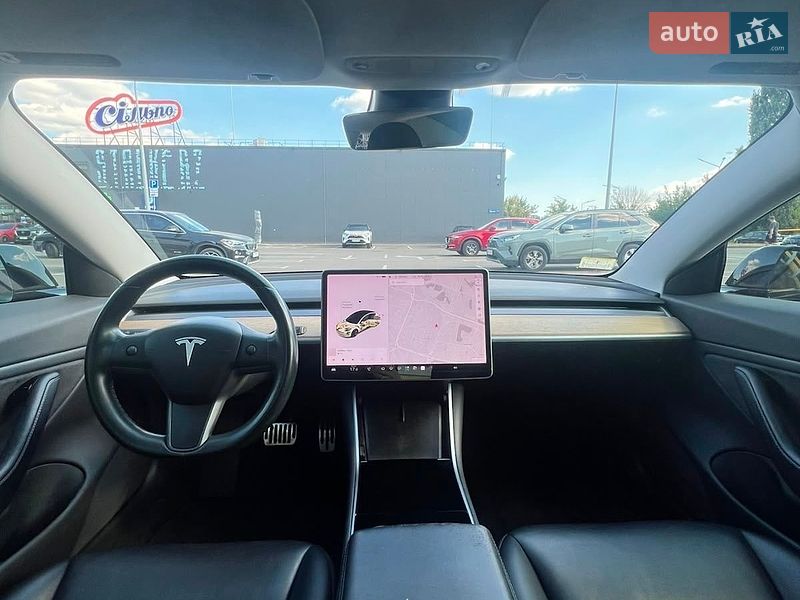 Седан Tesla Model 3 2018 в Киеве