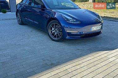 Седан Tesla Model 3 2022 в Ратным