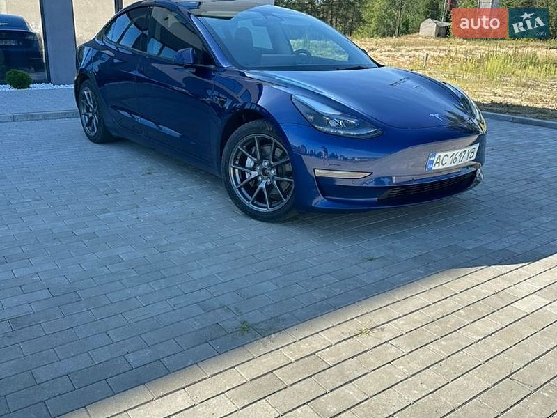 Седан Tesla Model 3 2022 в Ратным