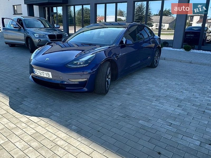 Седан Tesla Model 3 2022 в Ратным