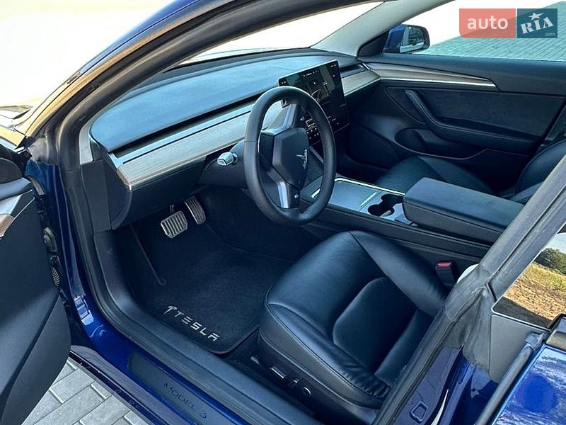 Седан Tesla Model 3 2022 в Ратным