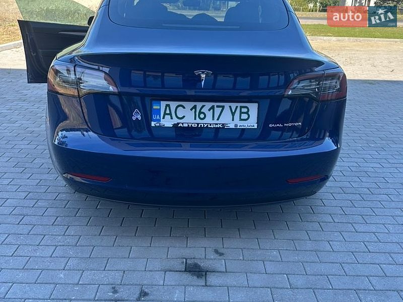 Седан Tesla Model 3 2022 в Ратным