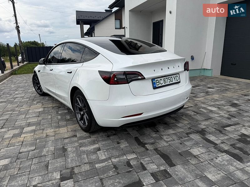 Седан Tesla Model 3 2021 в Яворові