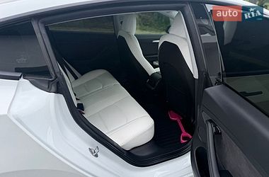 Седан Tesla Model 3 2021 в Яворові