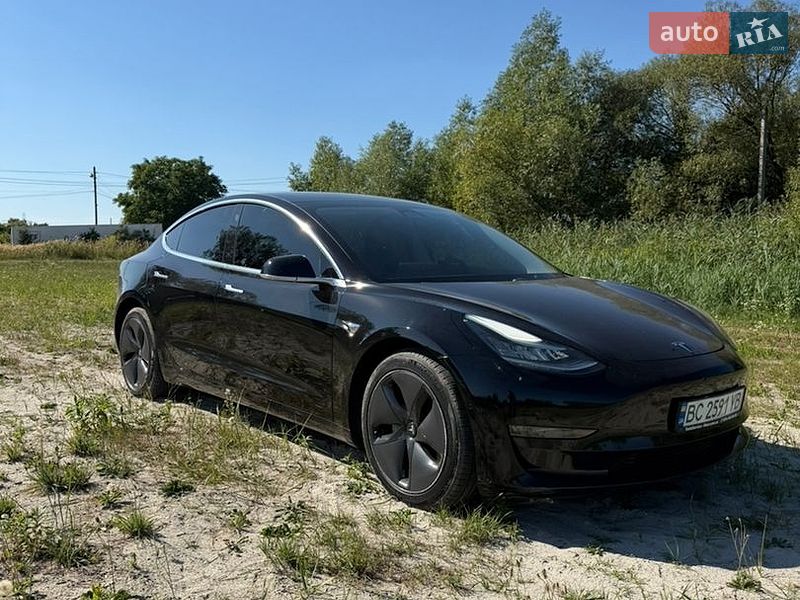 Tesla Model 3 2020