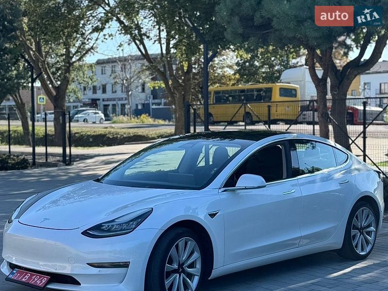 Седан Tesla Model 3 2019 в Луцьку