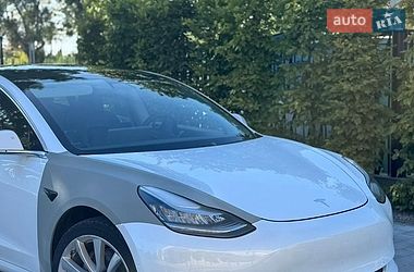 Седан Tesla Model 3 2019 в Луцьку