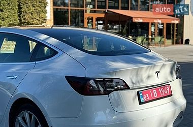 Седан Tesla Model 3 2019 в Луцьку