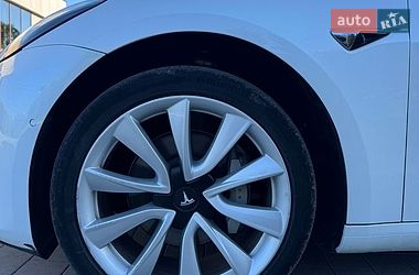 Седан Tesla Model 3 2019 в Луцьку