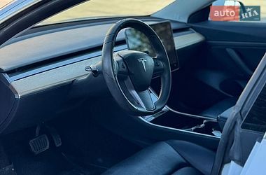 Седан Tesla Model 3 2019 в Луцьку