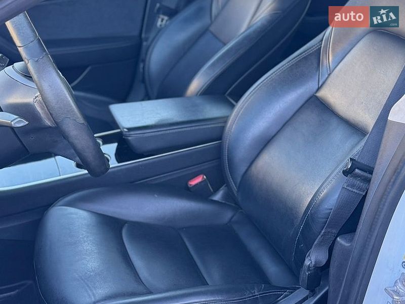 Седан Tesla Model 3 2019 в Луцьку
