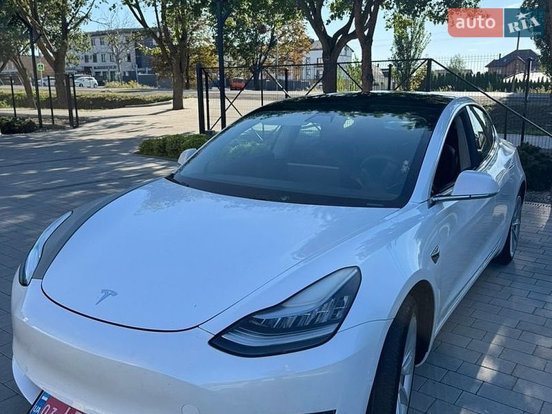 Седан Tesla Model 3 2019 в Луцьку