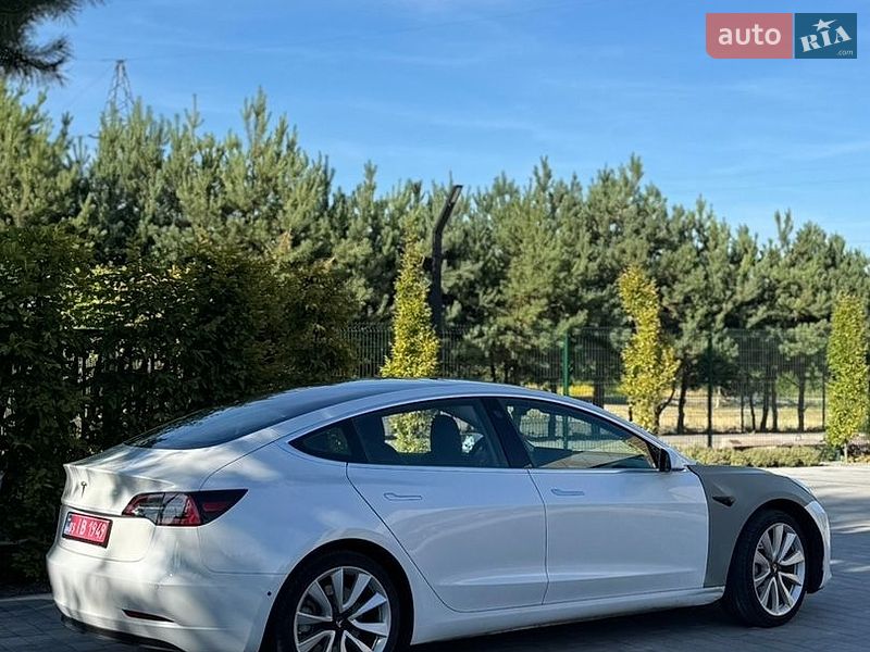 Седан Tesla Model 3 2019 в Луцьку
