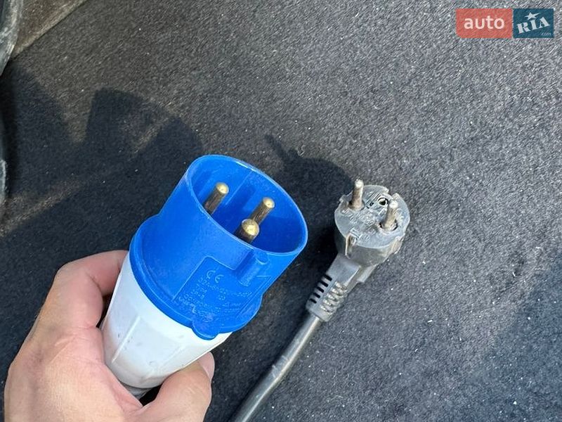 Седан Tesla Model 3 2019 в Луцке