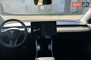 Седан Tesla Model 3 2019 в Виннице