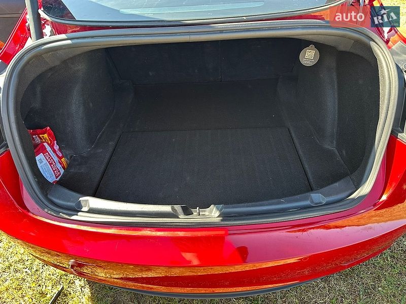 Седан Tesla Model 3 2021 в Львові