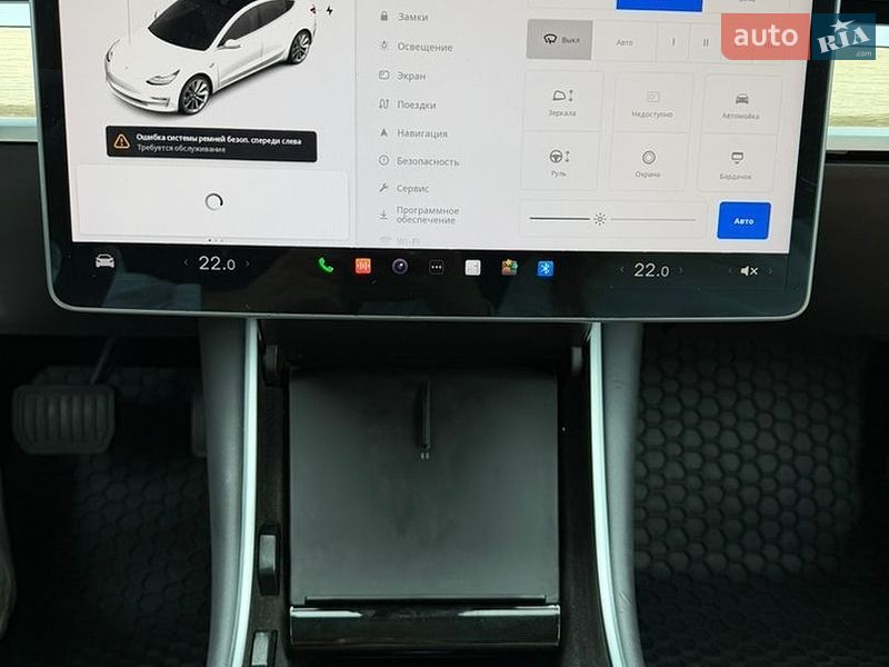Седан Tesla Model 3 2018 в Львові