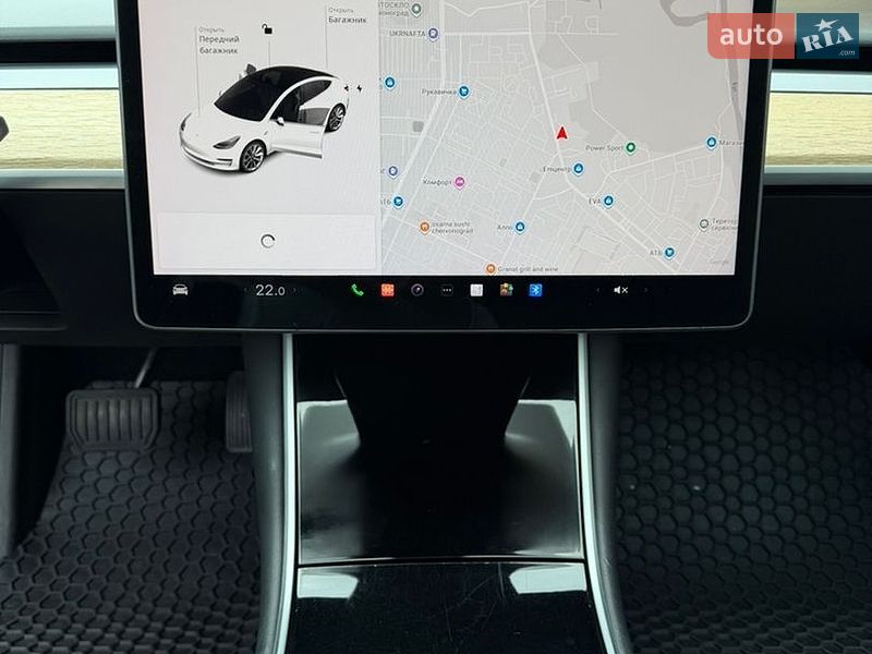 Седан Tesla Model 3 2018 в Львові