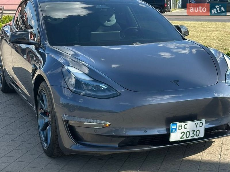 Седан Tesla Model 3 2020 в Дрогобичі