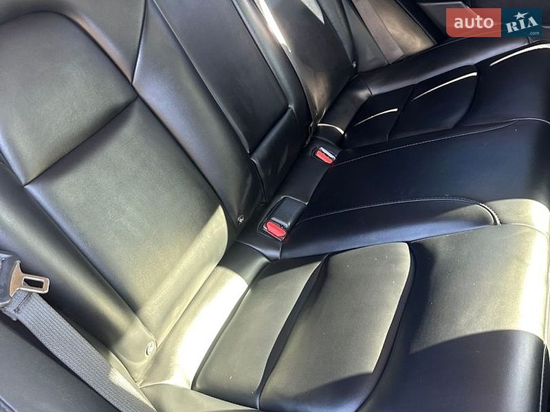 Седан Tesla Model 3 2020 в Дрогобичі
