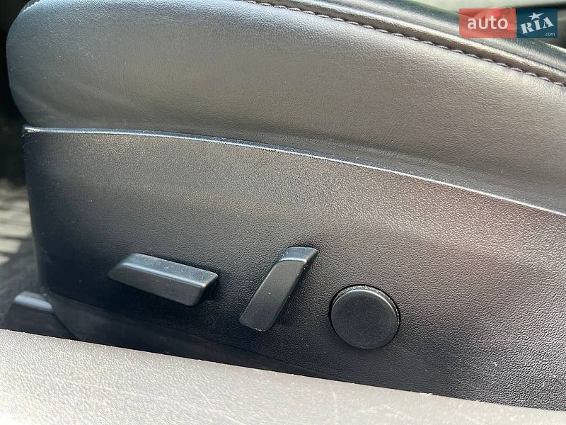 Седан Tesla Model 3 2018 в Києві