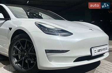 Седан Tesla Model 3 2018 в Києві