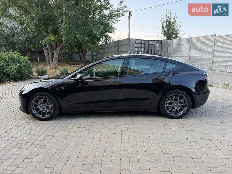 Седан Tesla Model 3 2022 в Одессе