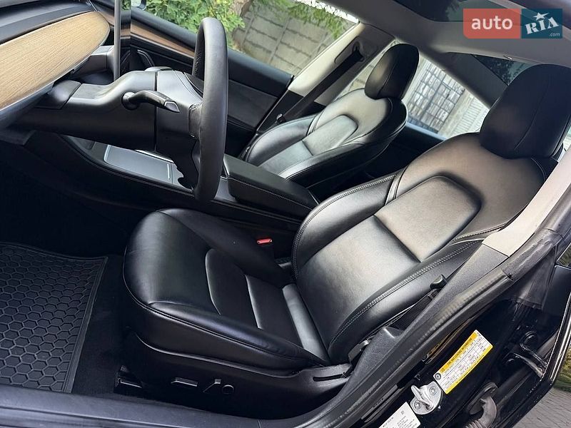 Седан Tesla Model 3 2022 в Одессе