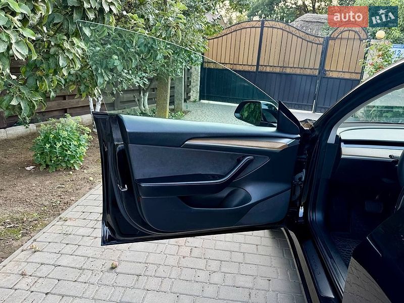 Седан Tesla Model 3 2022 в Одессе