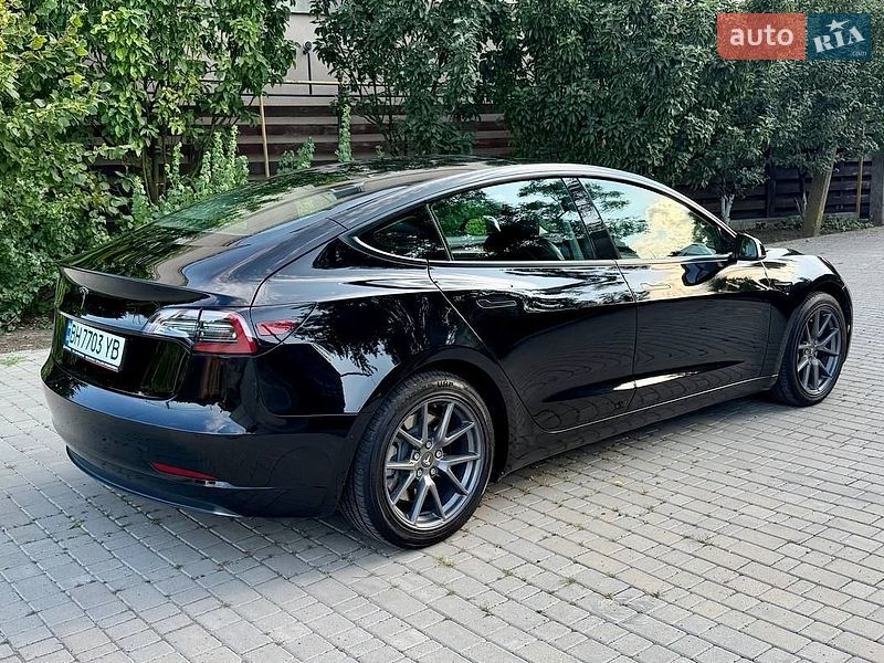 Седан Tesla Model 3 2022 в Одессе