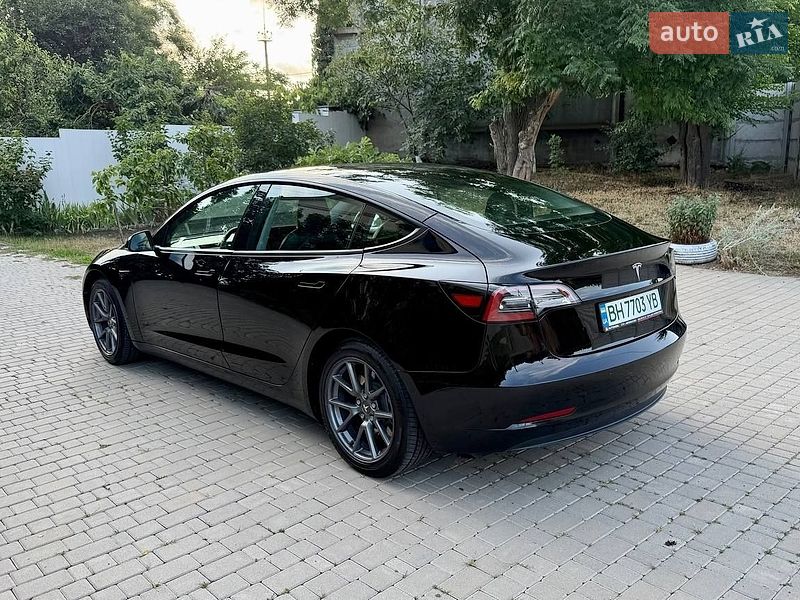 Седан Tesla Model 3 2022 в Одессе