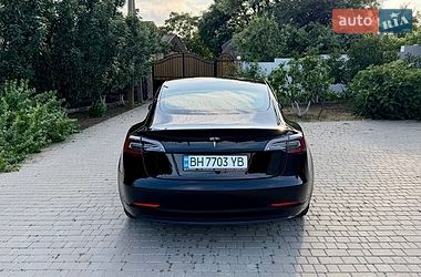 Седан Tesla Model 3 2022 в Одессе
