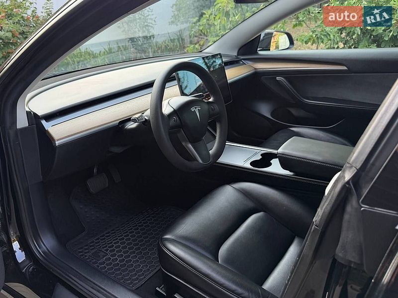 Седан Tesla Model 3 2022 в Одессе