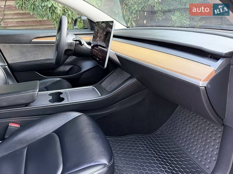Седан Tesla Model 3 2022 в Одессе
